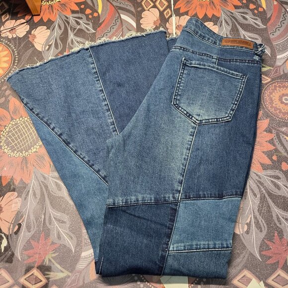 Rock & Roll Denim 32x32 Dark Wash Blue Patchwork High Rise Bell Bottom Jeans - Picture 1 of 15